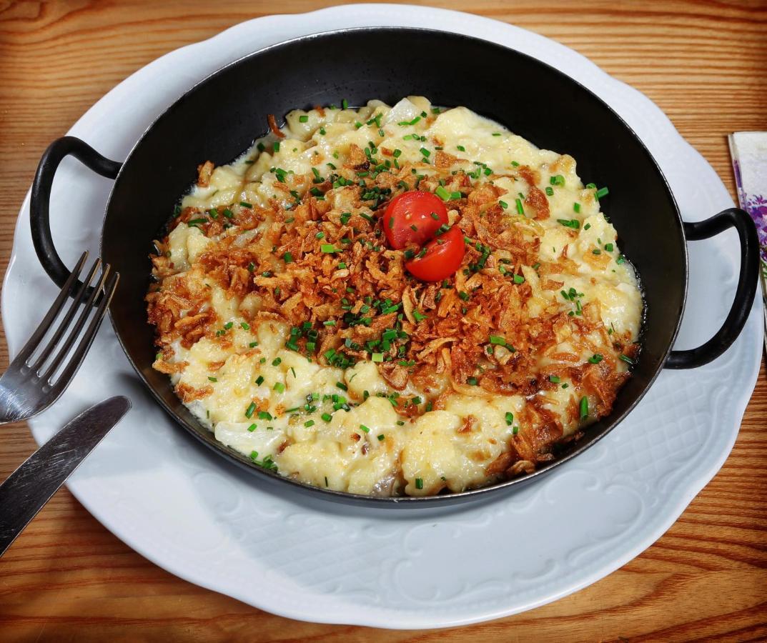 Restaurant-Cafe-Pension Himmel ลันด์สฮูท ภายนอก รูปภาพ