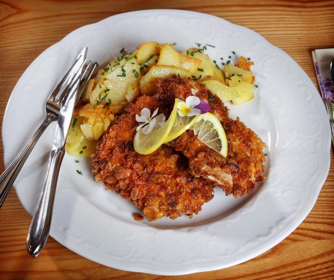 Restaurant-Cafe-Pension Himmel ลันด์สฮูท ภายนอก รูปภาพ