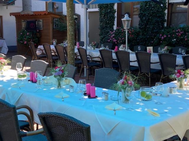 Restaurant-Cafe-Pension Himmel ลันด์สฮูท ภายนอก รูปภาพ
